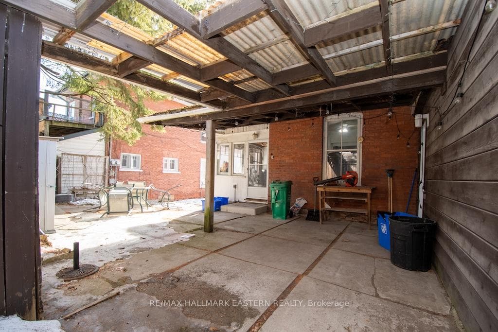 544 Charlotte Street photo 41