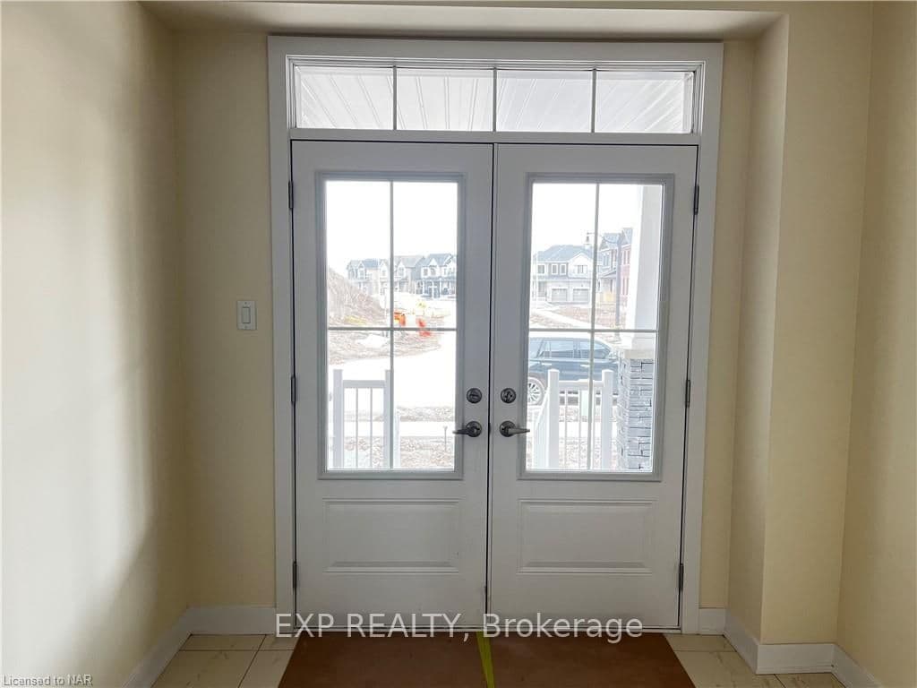 279 EASTBRIDGE Avenue photo 2