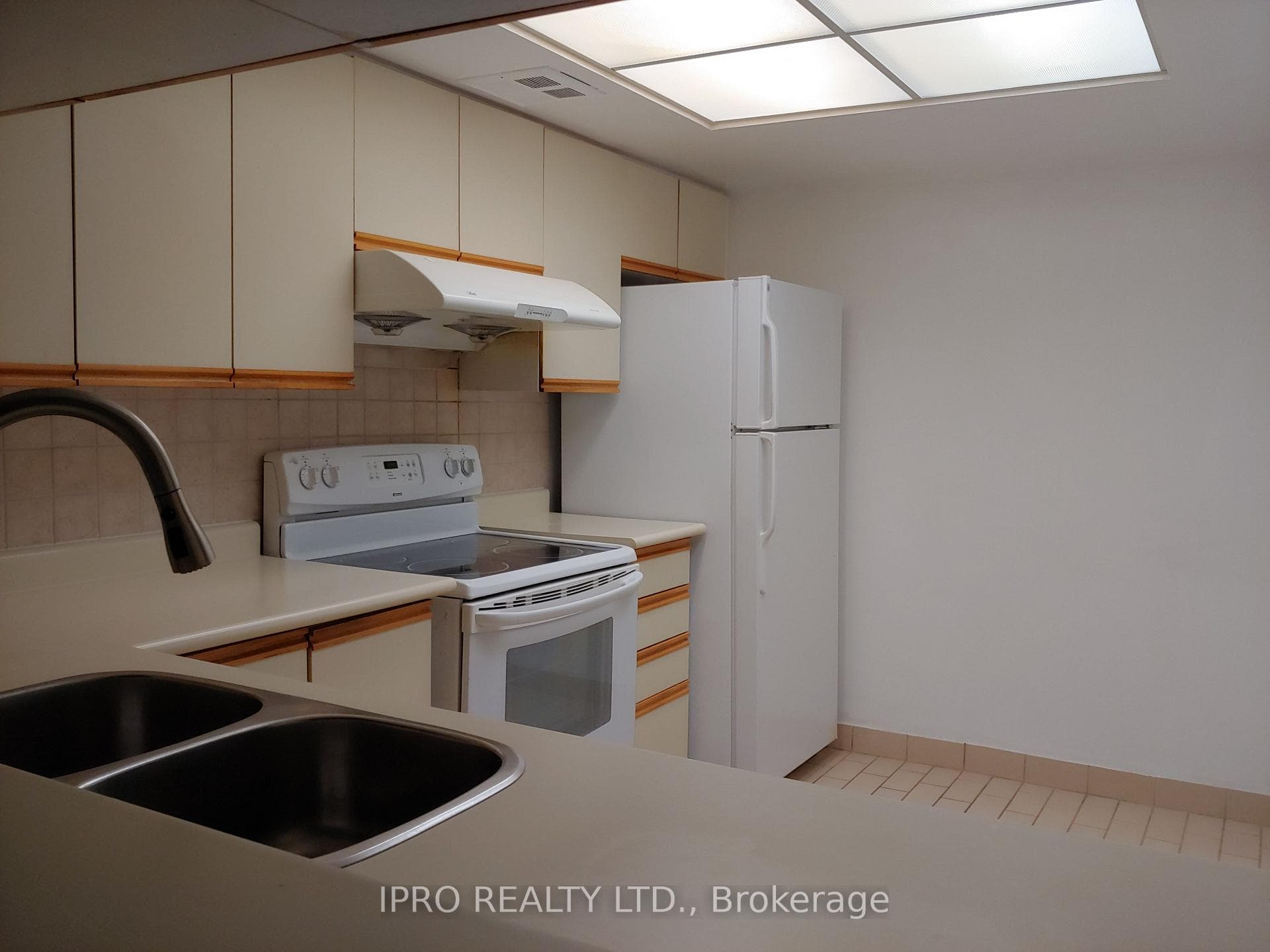 88 Alton Towers Circle Unit 415 photo 2