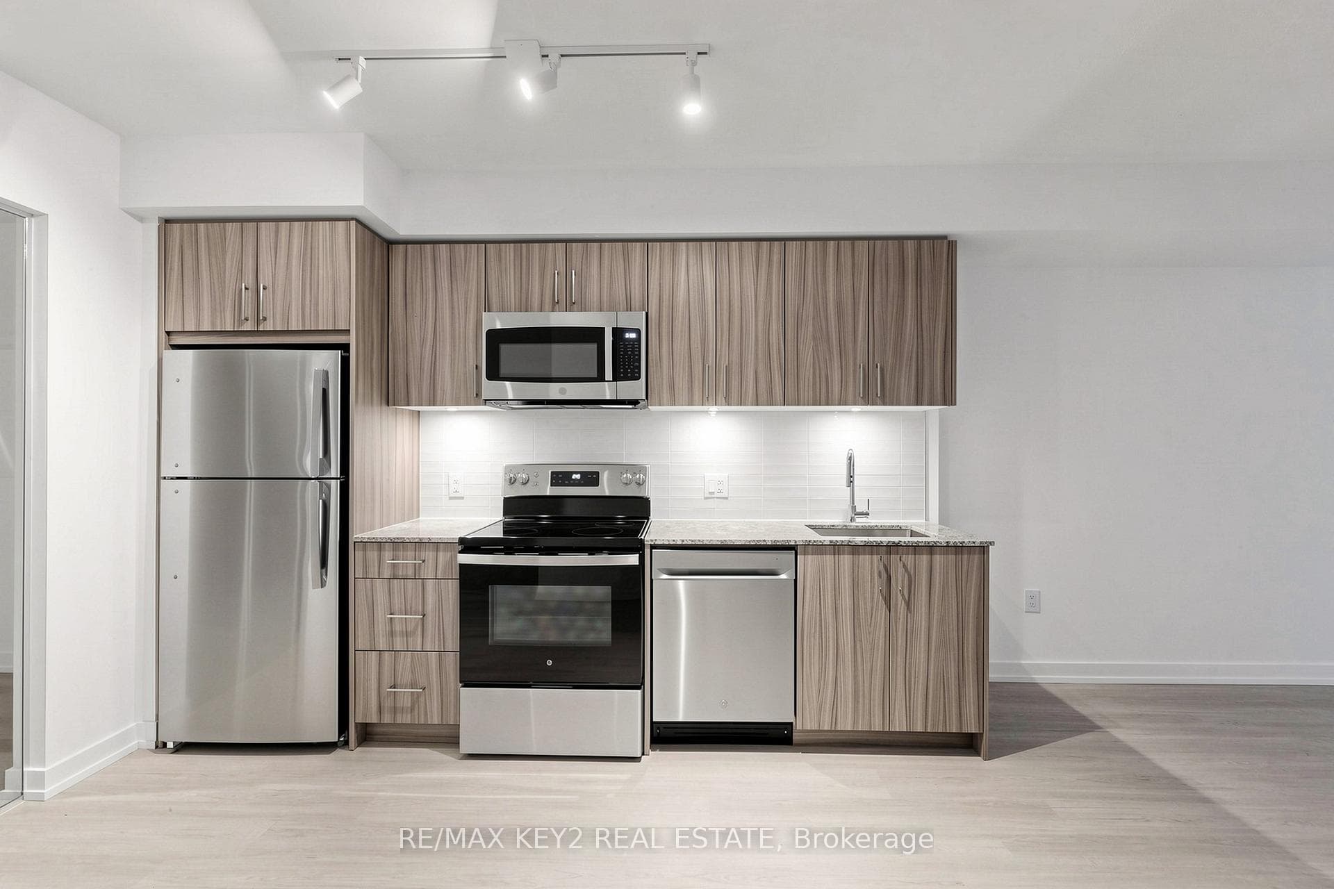 4010 Eglinton Avenue Unit 216 photo 8