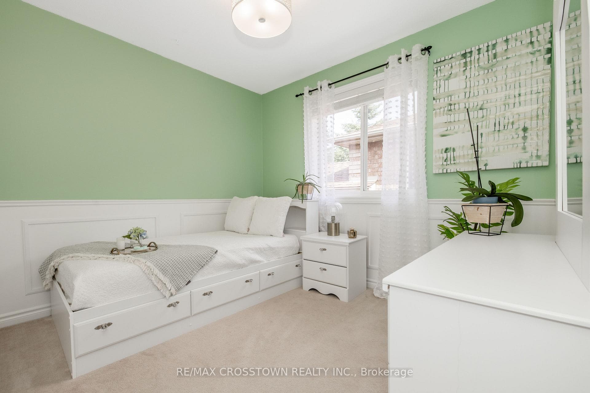 11 Revelstoke Court photo 30