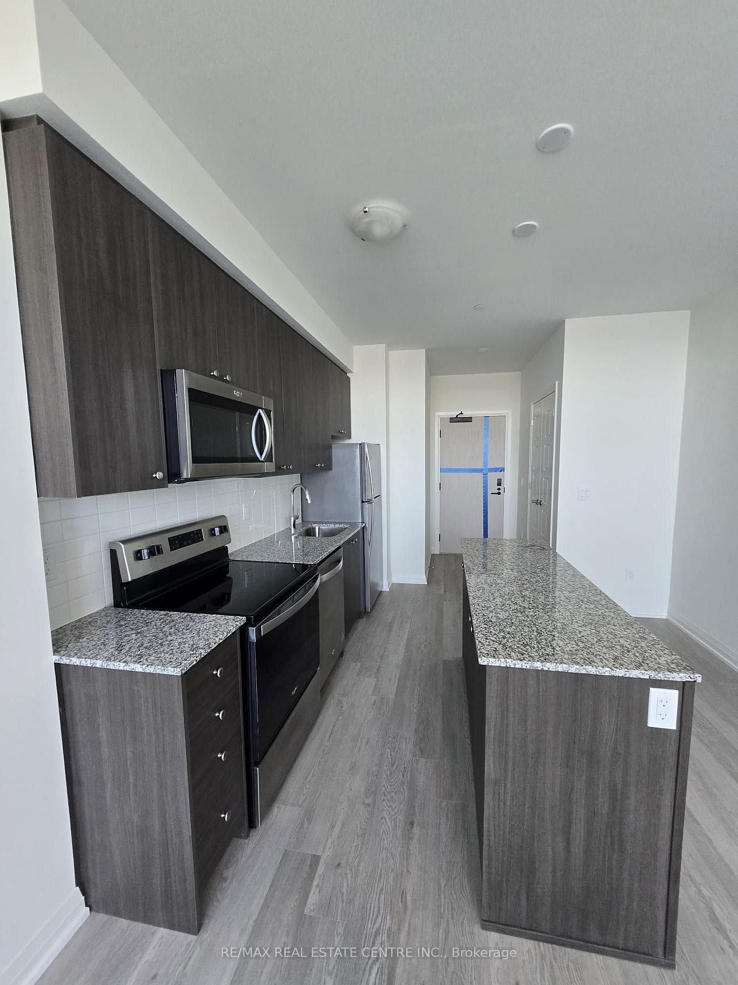 1415 Dundas Street Unit 701 photo 4