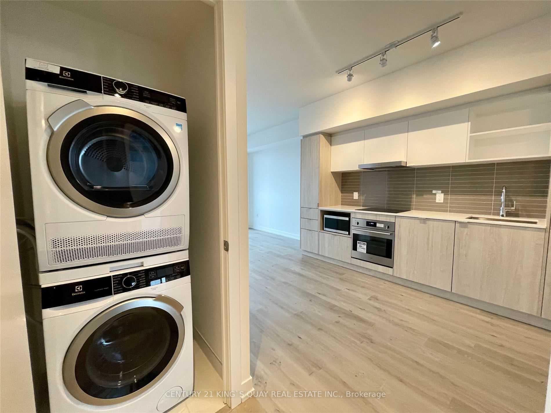138 Downes Street Unit 3005 photo 10