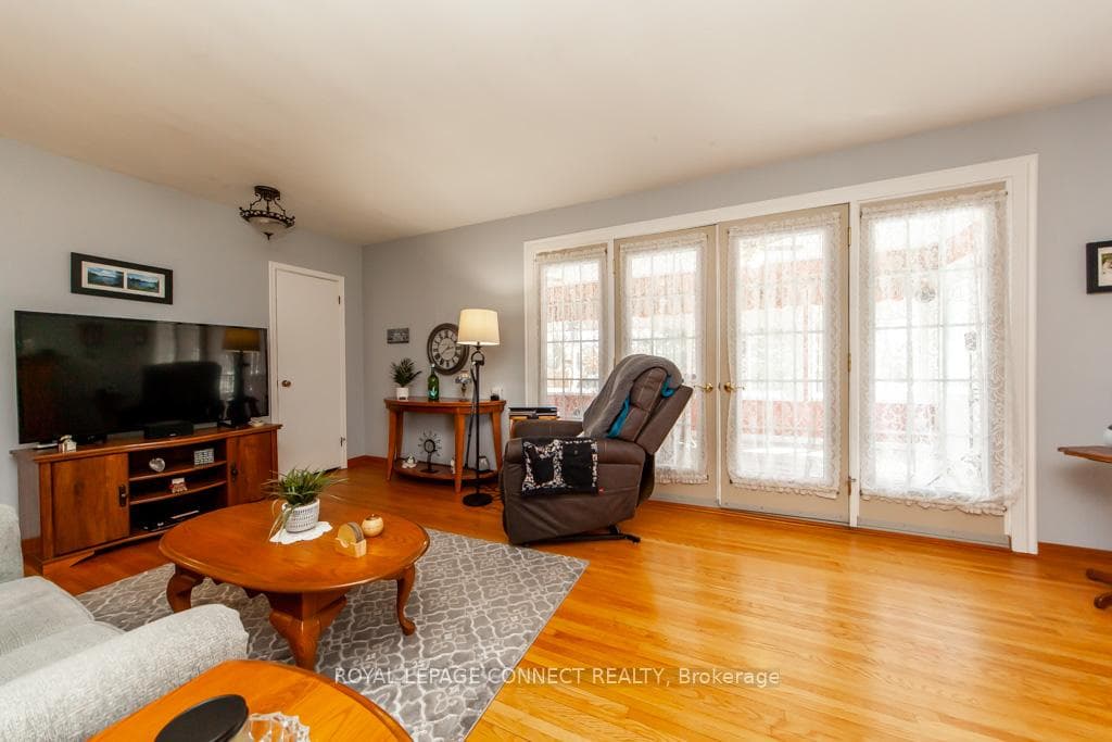 115 Munro Street photo 7