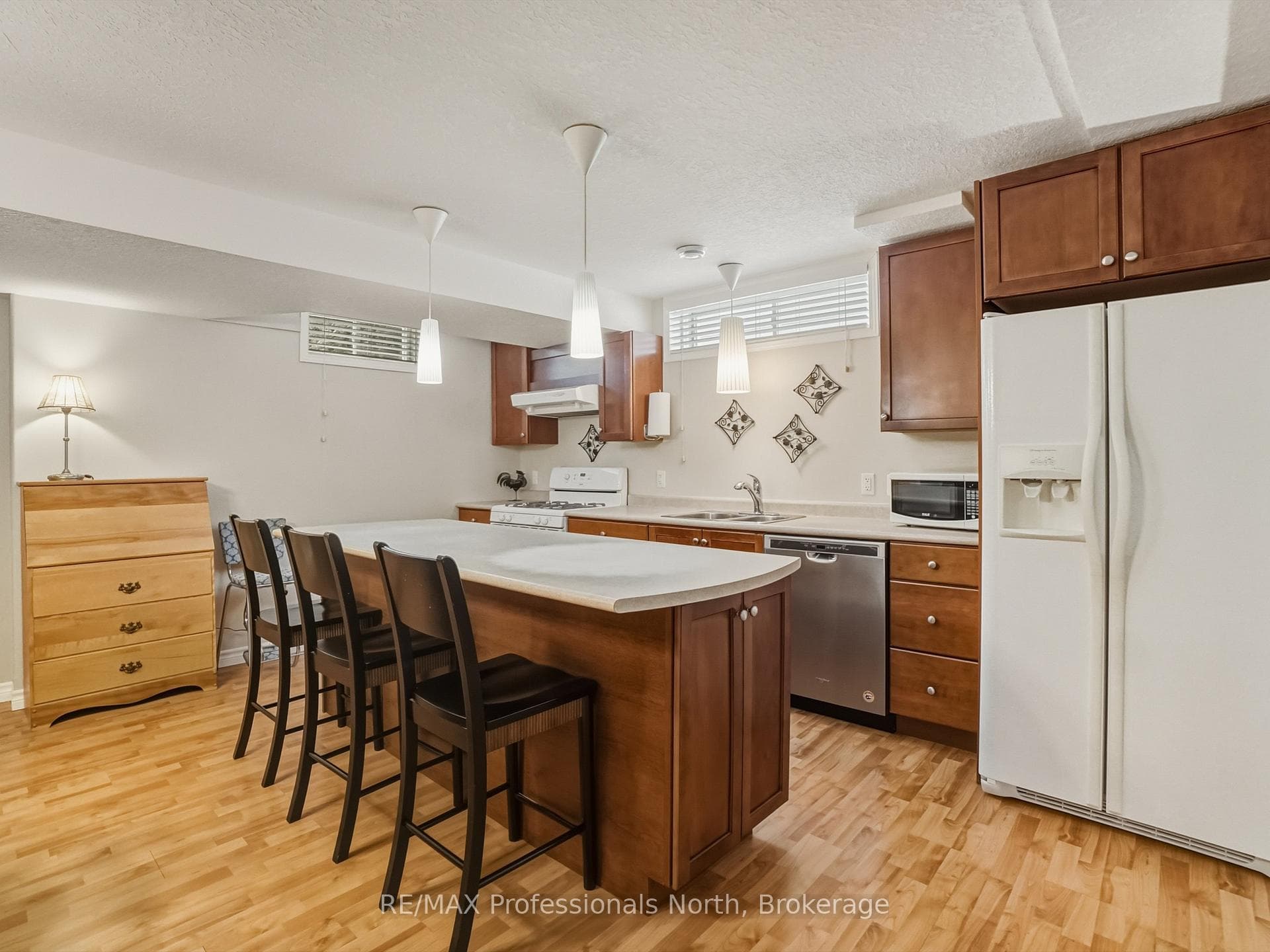 77 Ewing Street photo 24
