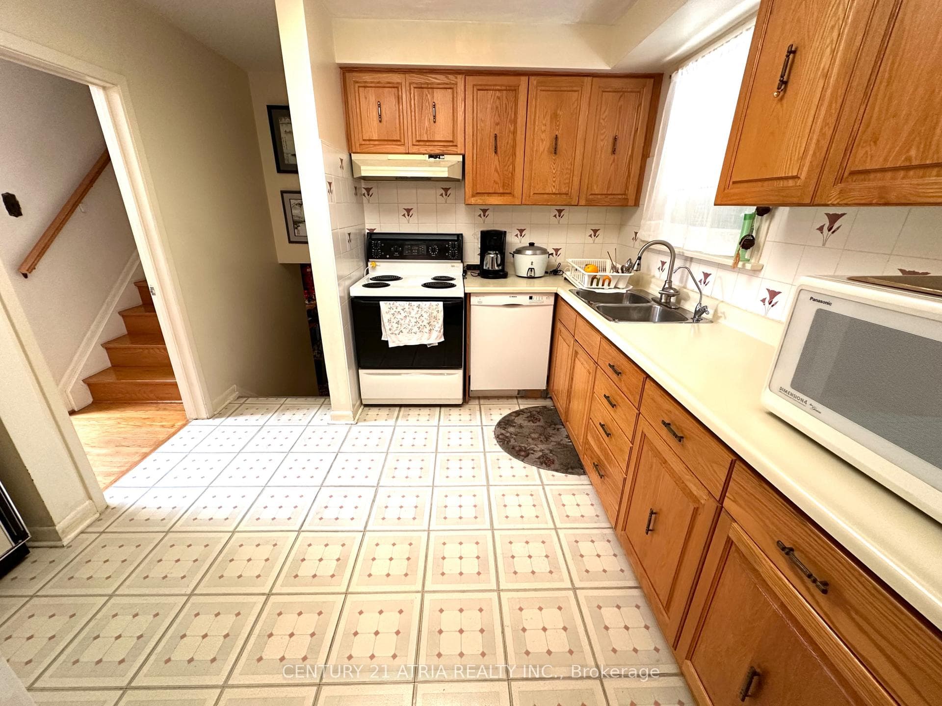 8 Firthway Court photo 7