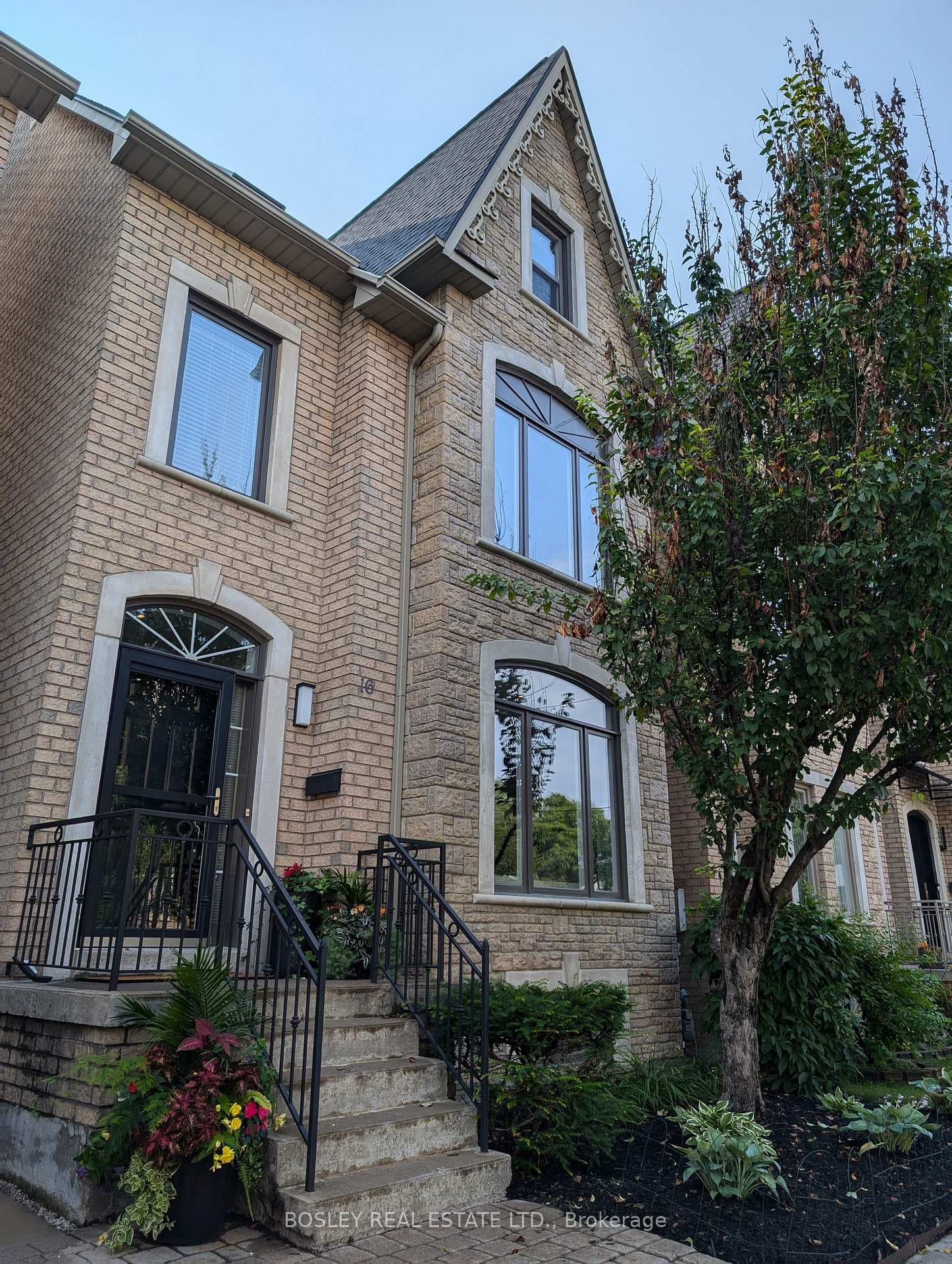16 Lukow Terrace photo 39