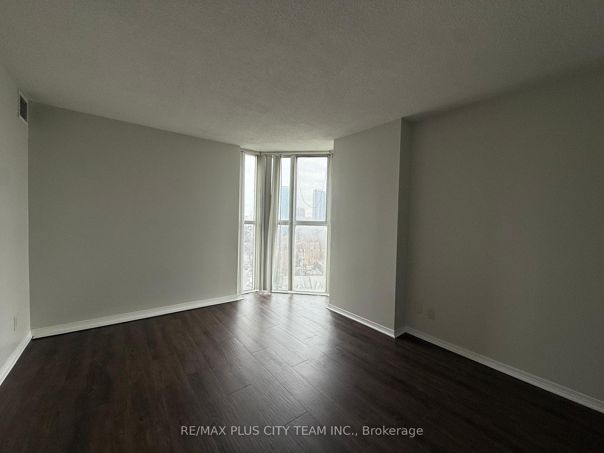 35 Trailwood Drive Unit 1411 photo 12