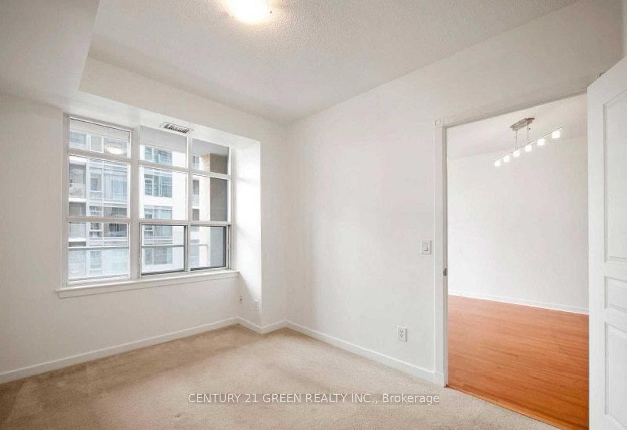 438 Richmond Street Unit 819 photo 12