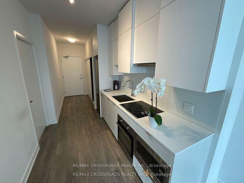 195 Redpath Avenue Unit PH02 photo 13