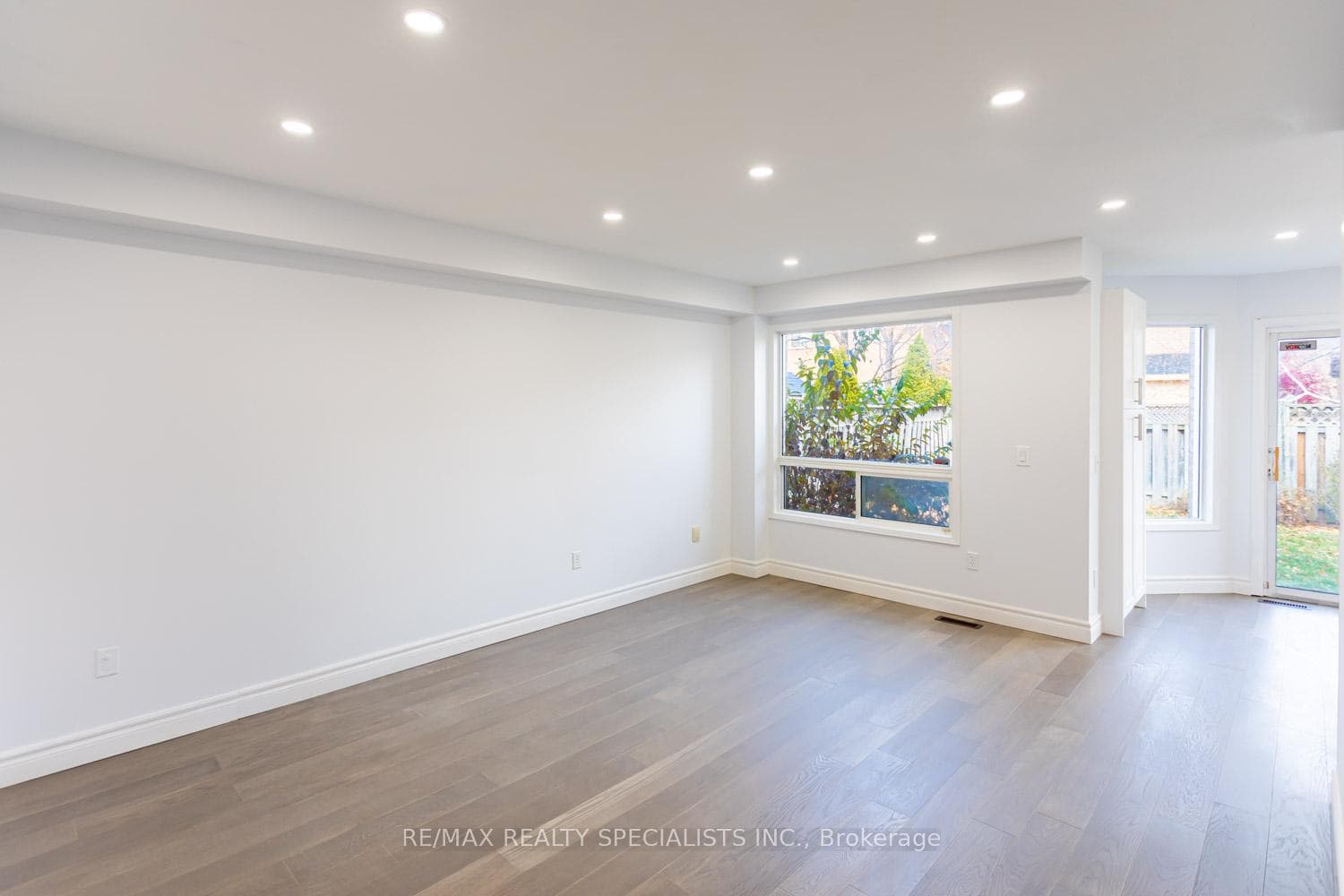 6281 Lisgar Drive photo 44