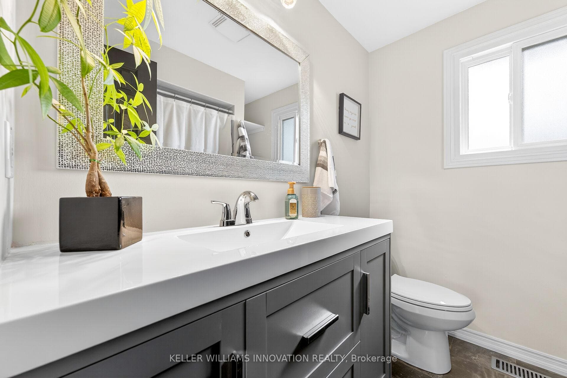 19 Grand Avenue photo 23