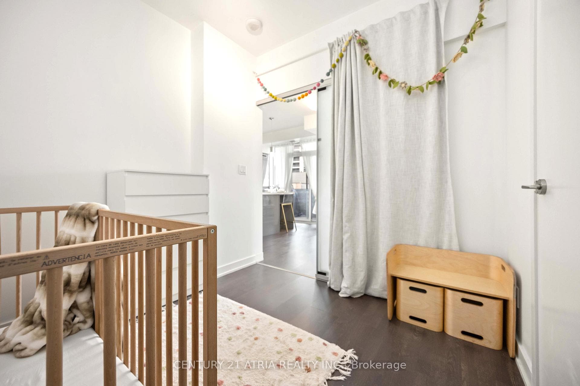 501 St Clair Avenue Unit 303 photo 25