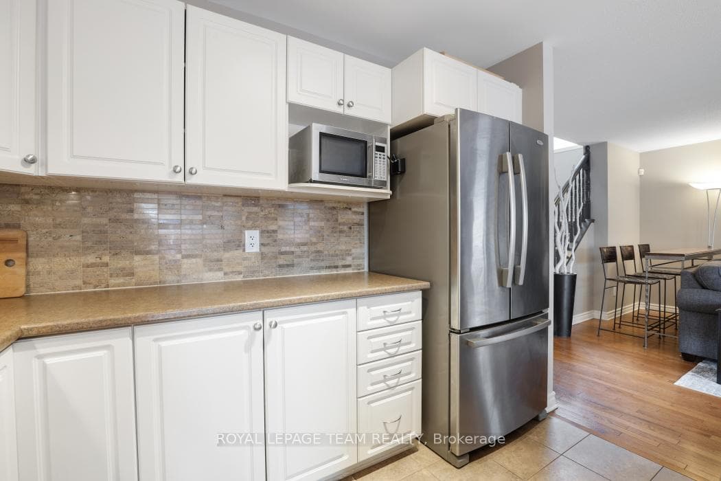 406 Pillett Street photo 18