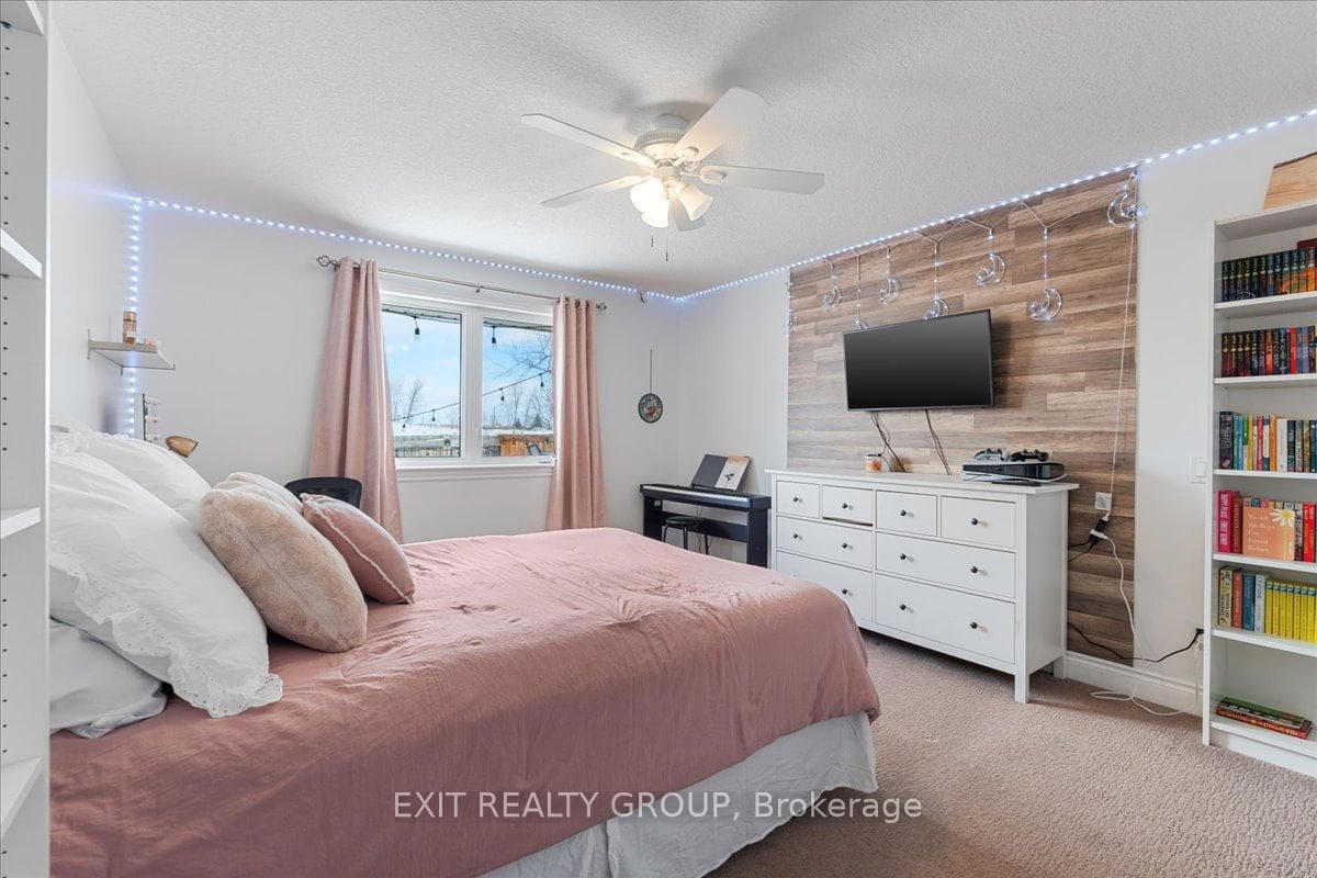 40 Kawartha Court photo 15