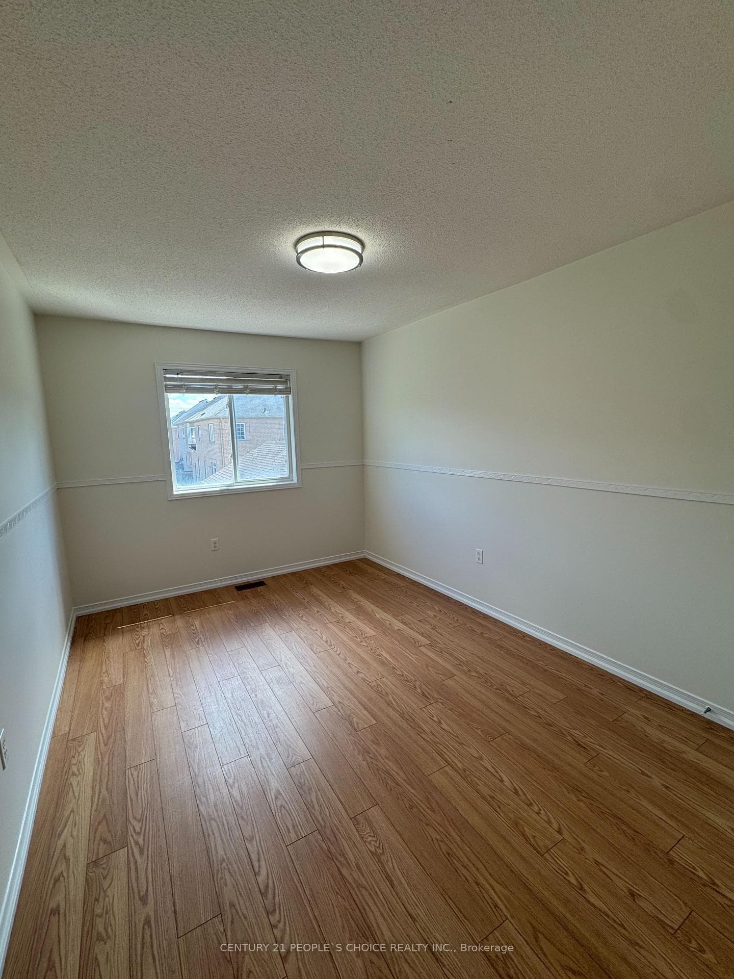 479 Davos Road photo 8