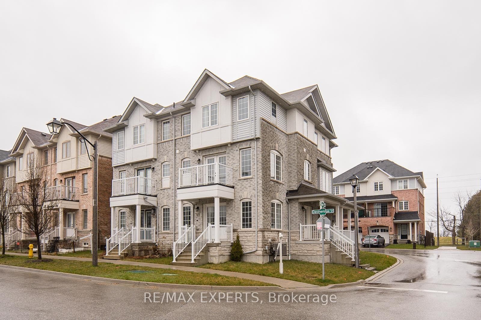 49 Devineridge Avenue photo 2