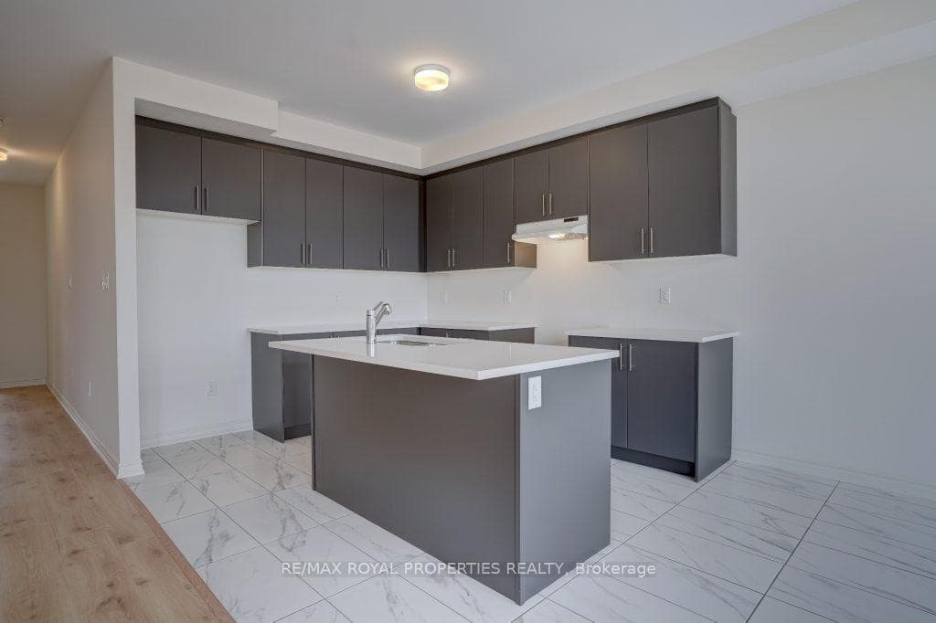 1046 Denton Drive photo 8