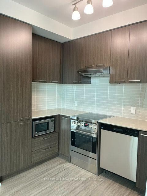 310 Tweedsmuir Avenue Unit 717 photo 8