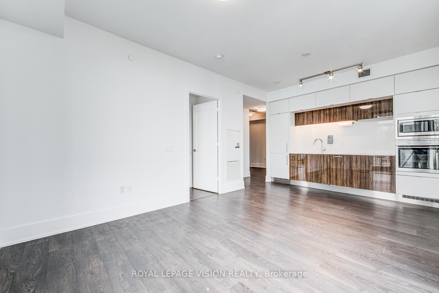 10 York Street Unit 3905 photo 16