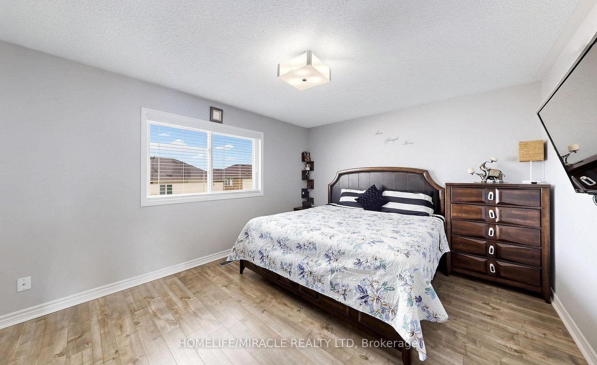 361 Brisdale Drive photo 16