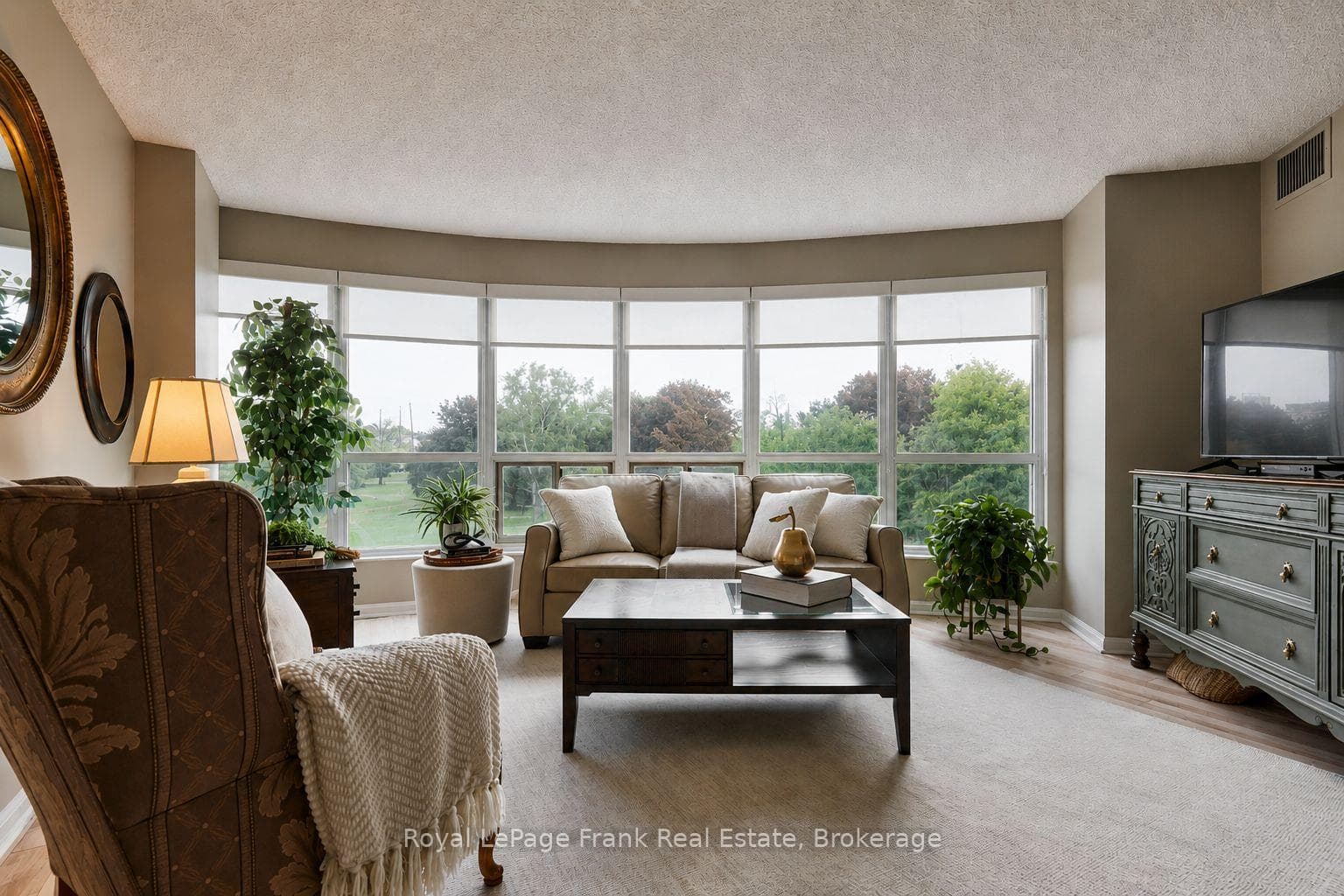 712 Rossland Road Unit 307 photo 16