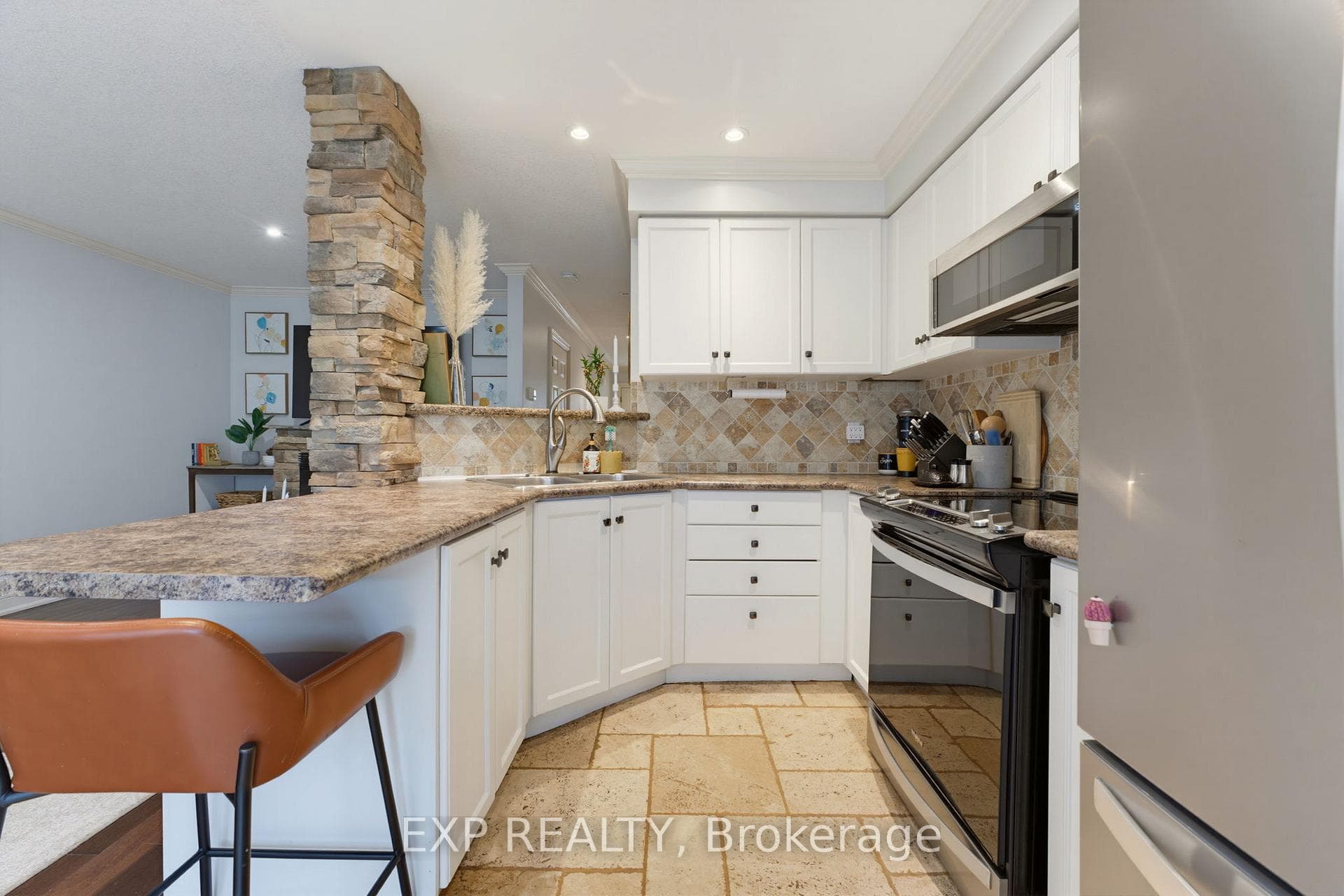 10 Cadham Boulevard Unit 28 photo 11