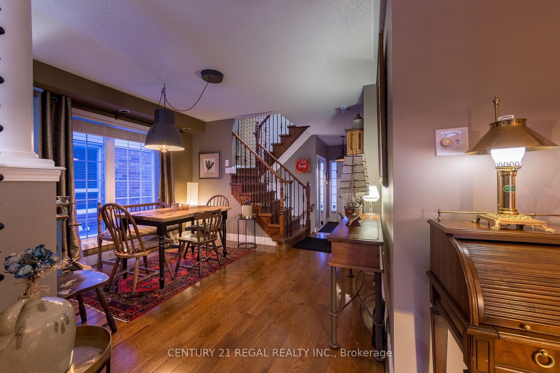 1131 Riddell Crescent photo 17