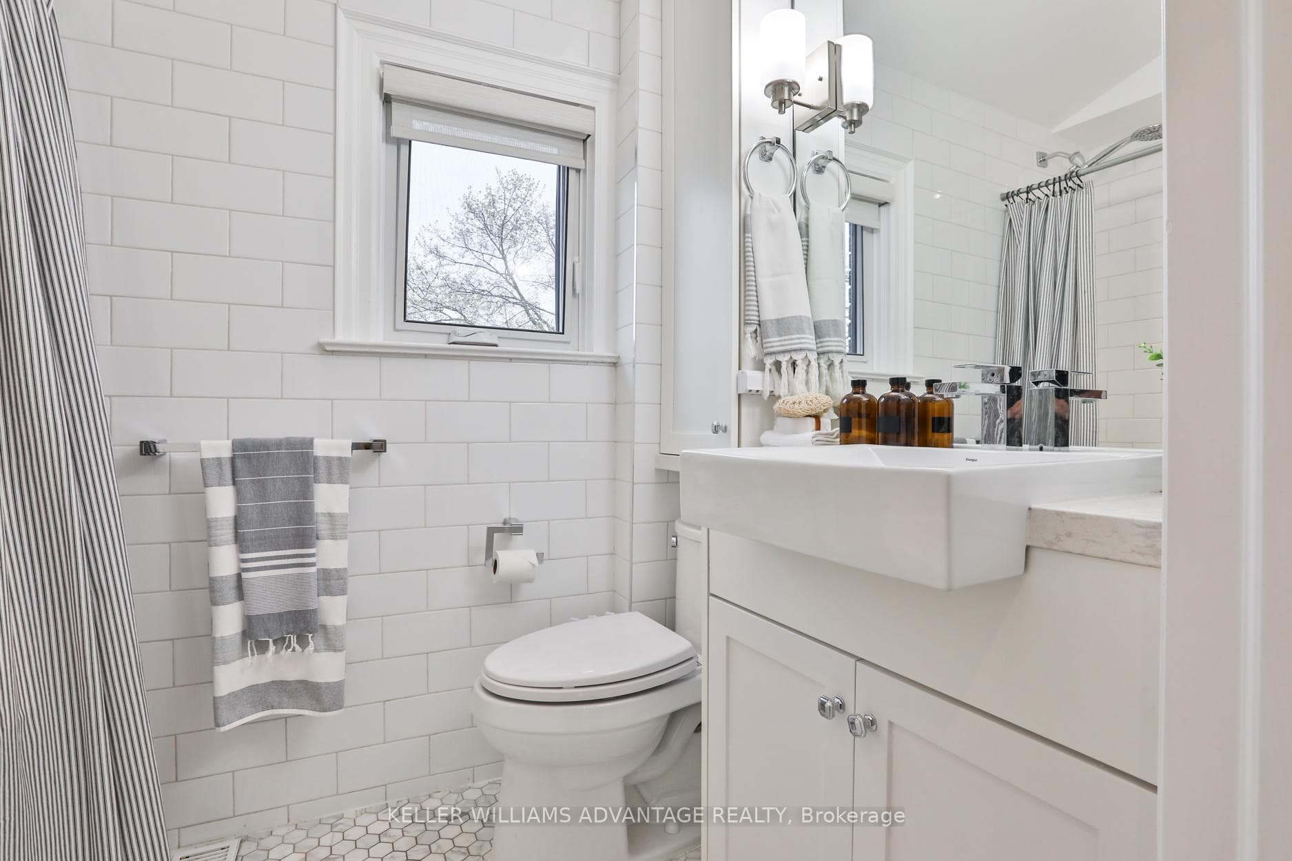 25 Whitewood Road photo 28