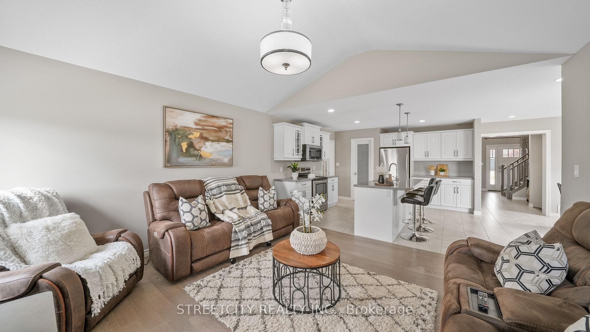 204 Peach Tree Boulevard photo 9