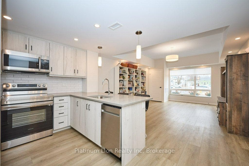 3998 Victoria Avenue Unit 103 photo 1