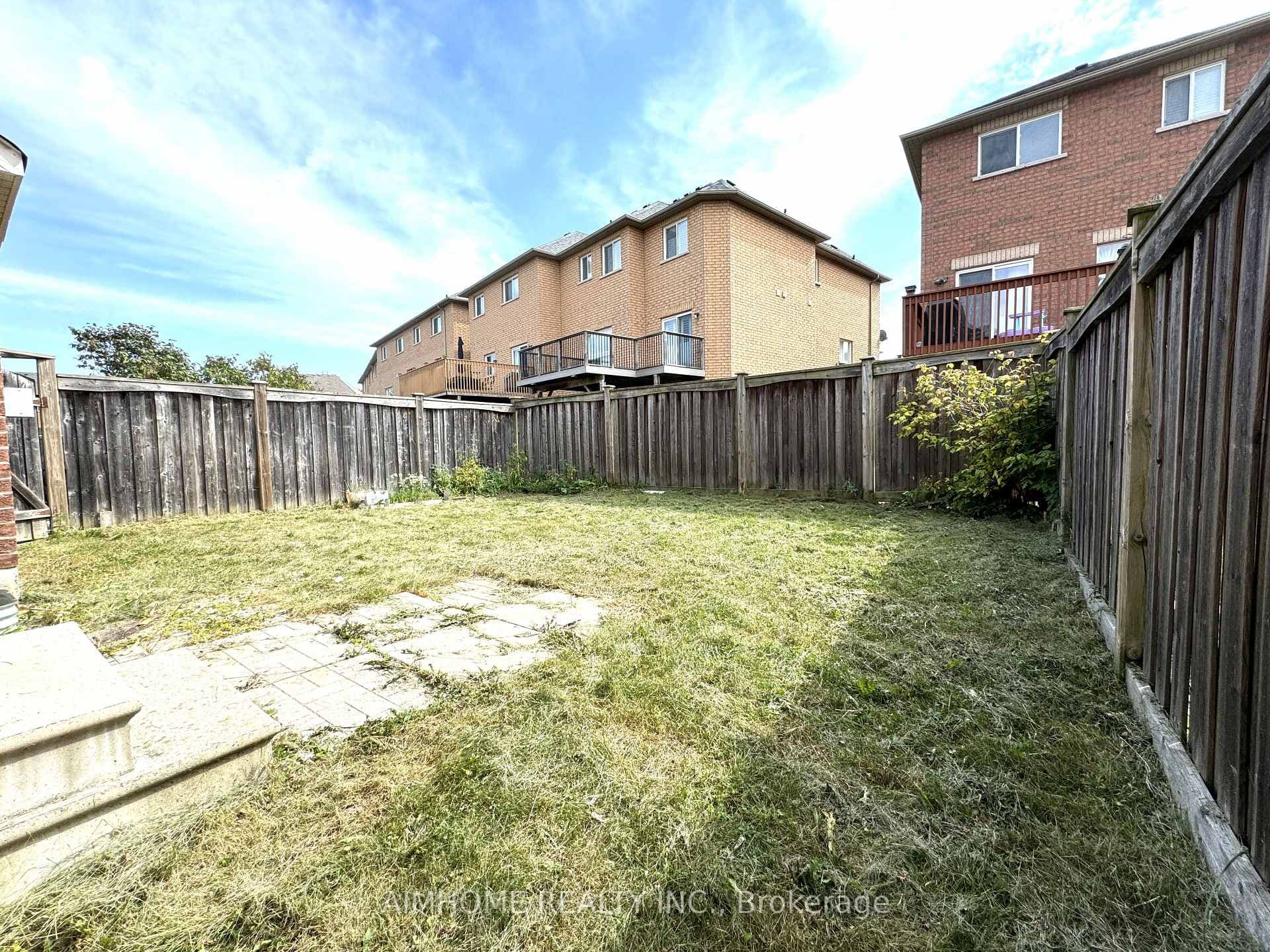 53 Dovetail Drive photo 21