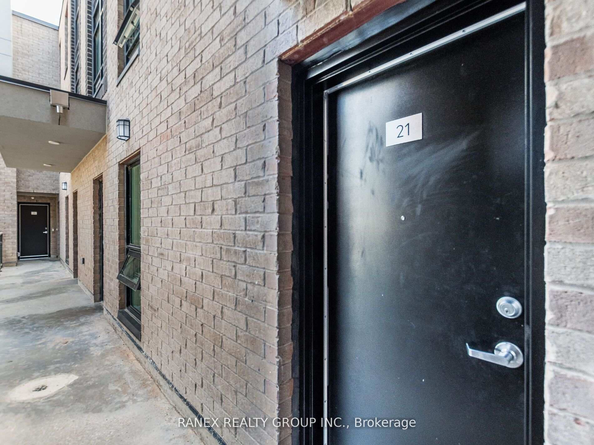851 Sheppard Avenue Unit 21 photo 3