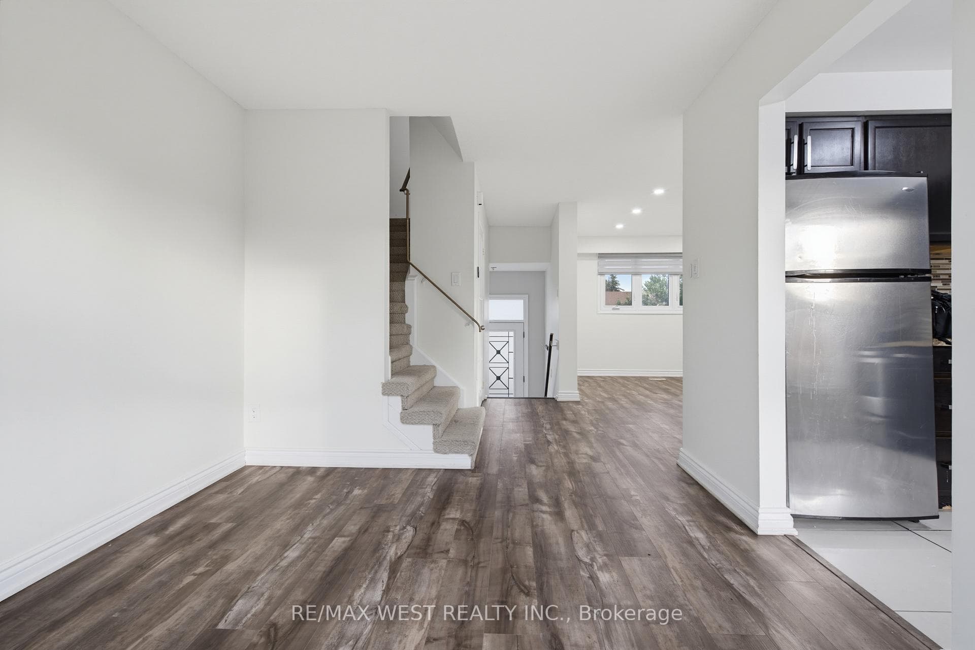 24 Primrose Crescent photo 9