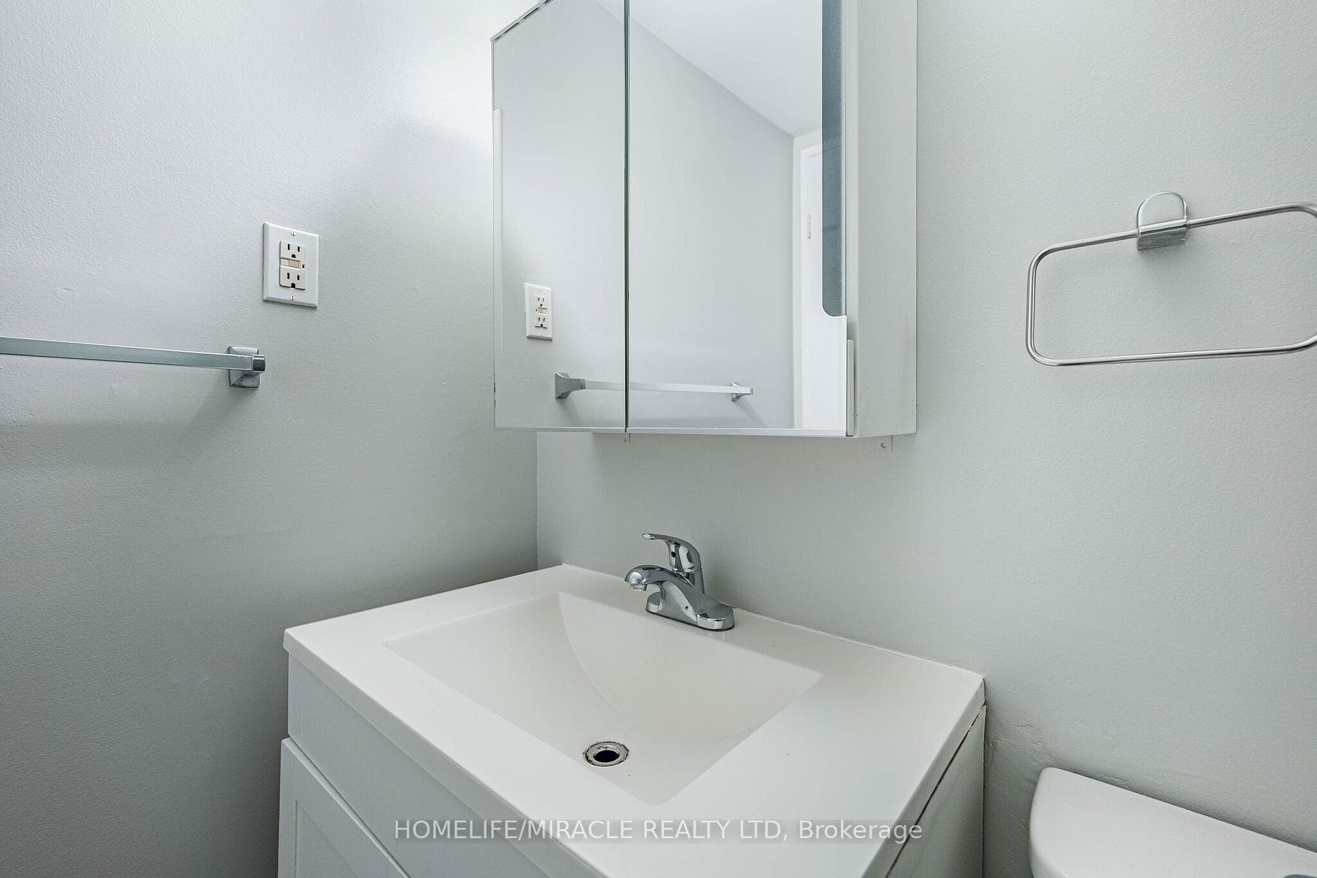 150 Charlton Avenue Unit 1408 photo 35