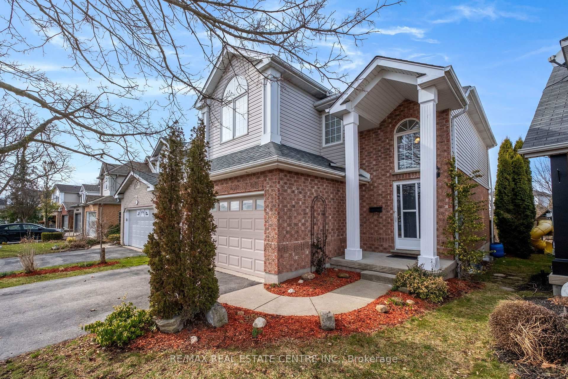 34 Camm Crescent photo 1