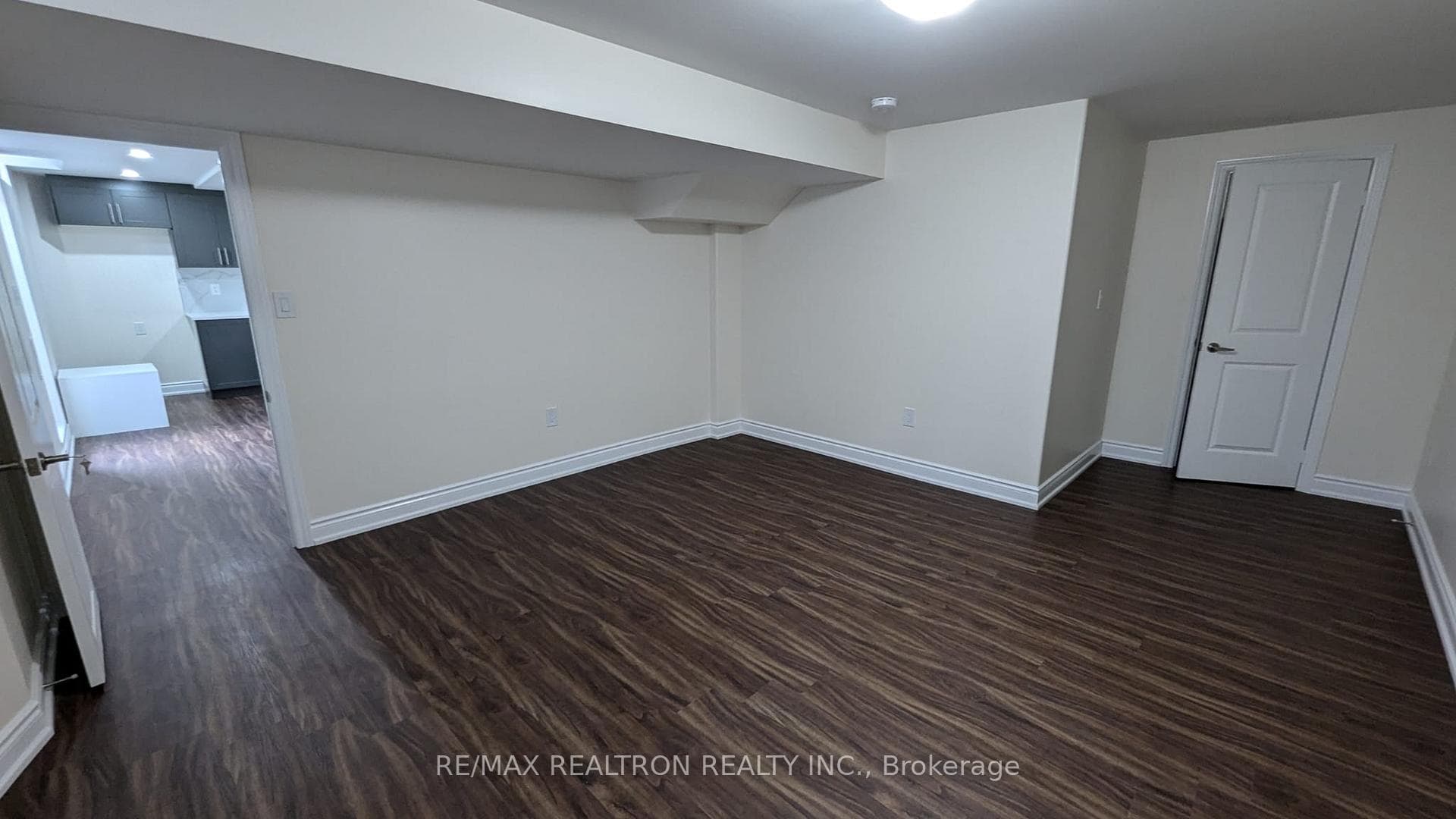 88 Clockwork Drive Unit Bsmt photo 6