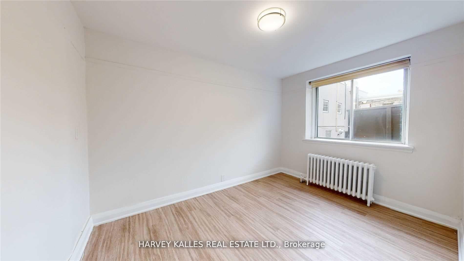 320 Lonsdale Road Unit 7 photo 17
