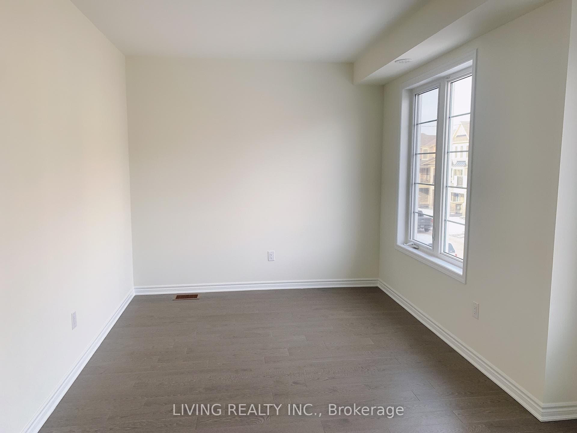 61 Casely Avenue photo 3