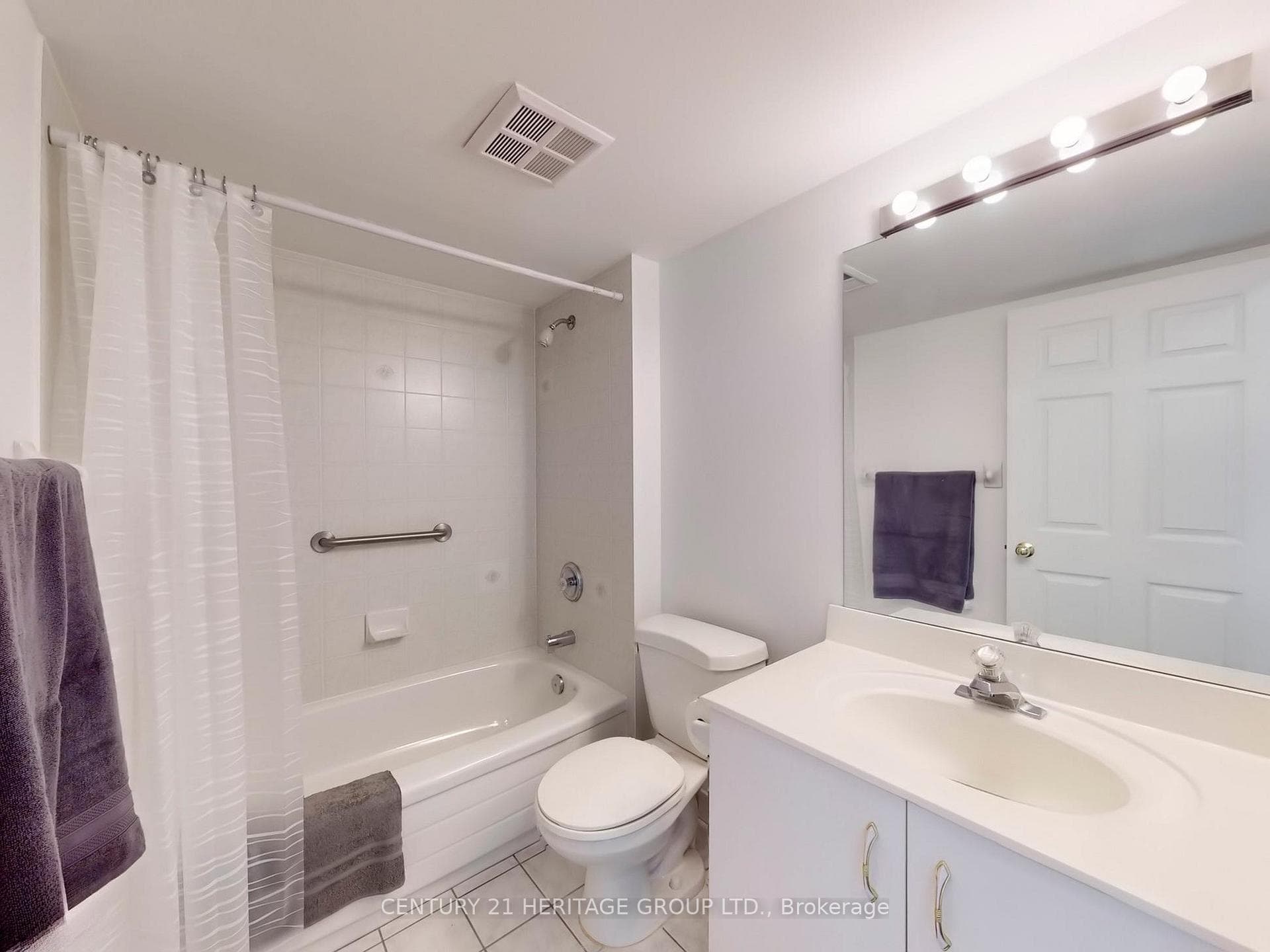 1 Emerald Lane Unit 204 photo 26