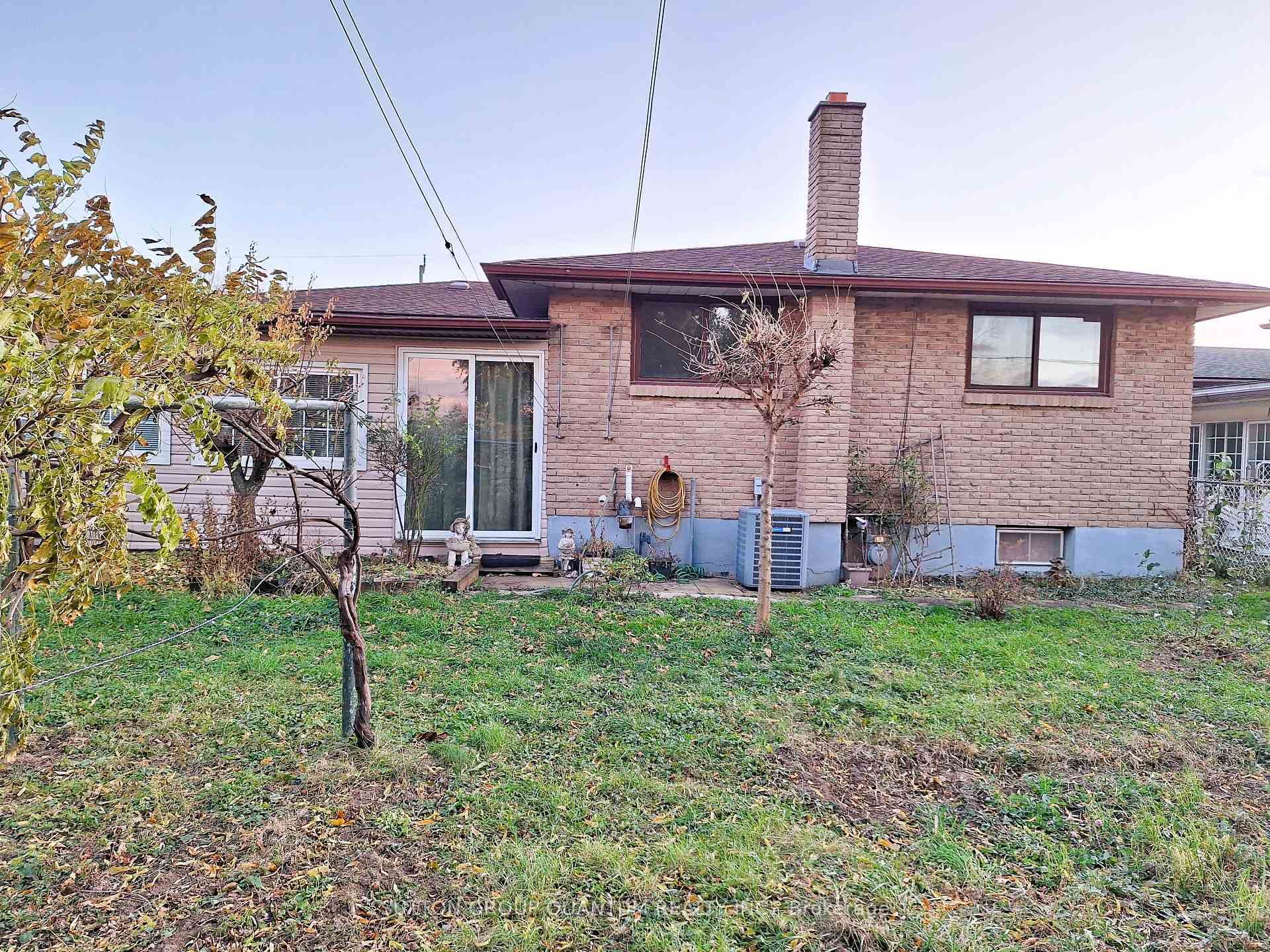 21 DRURY Crescent photo 31