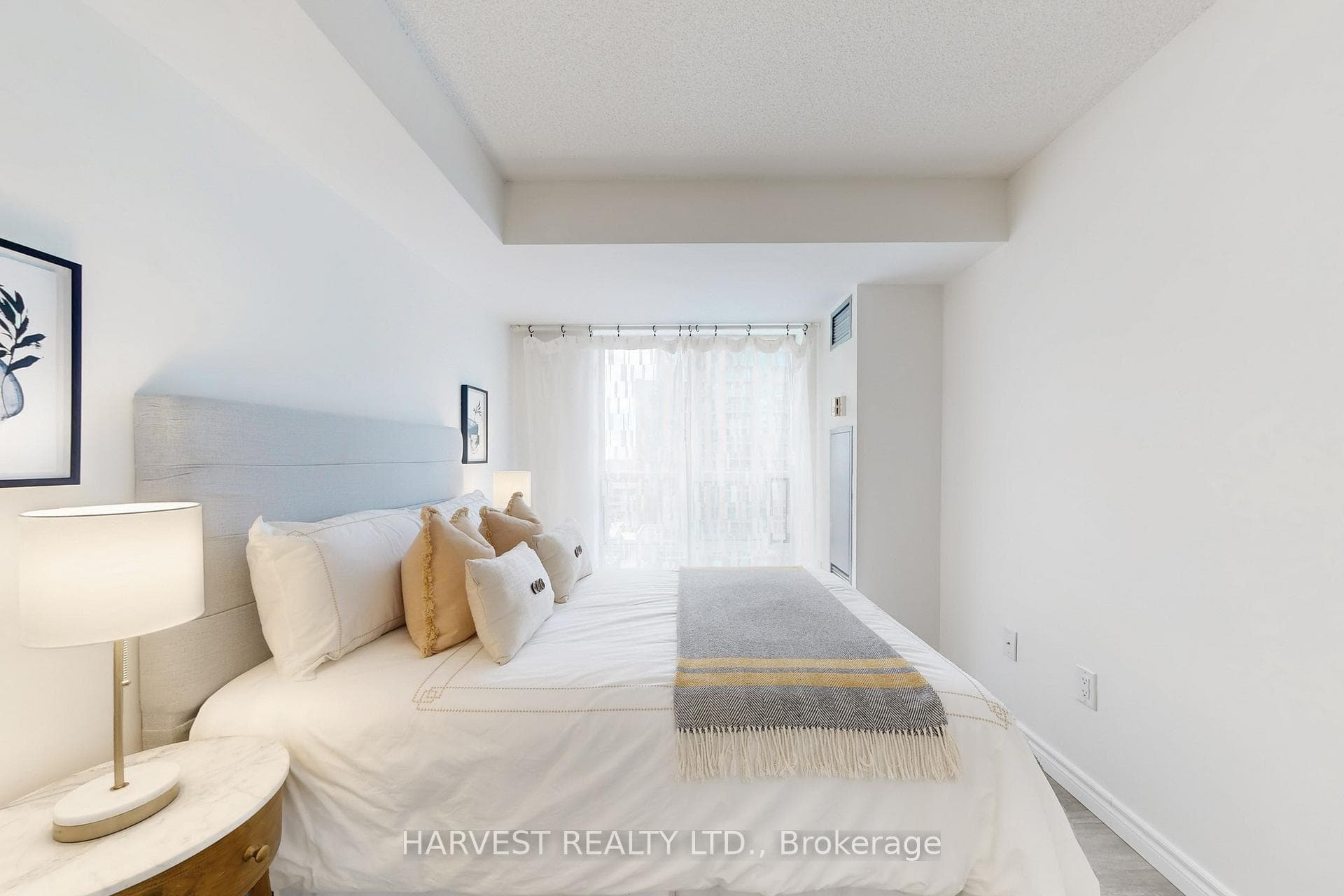 1 Pemberton Avenue Unit 908 photo 22