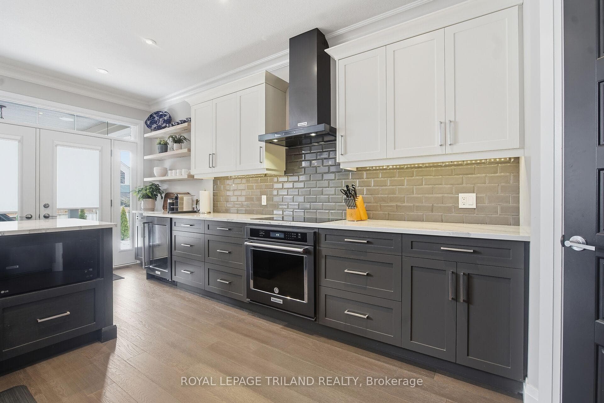 Main Floor: Kitchen