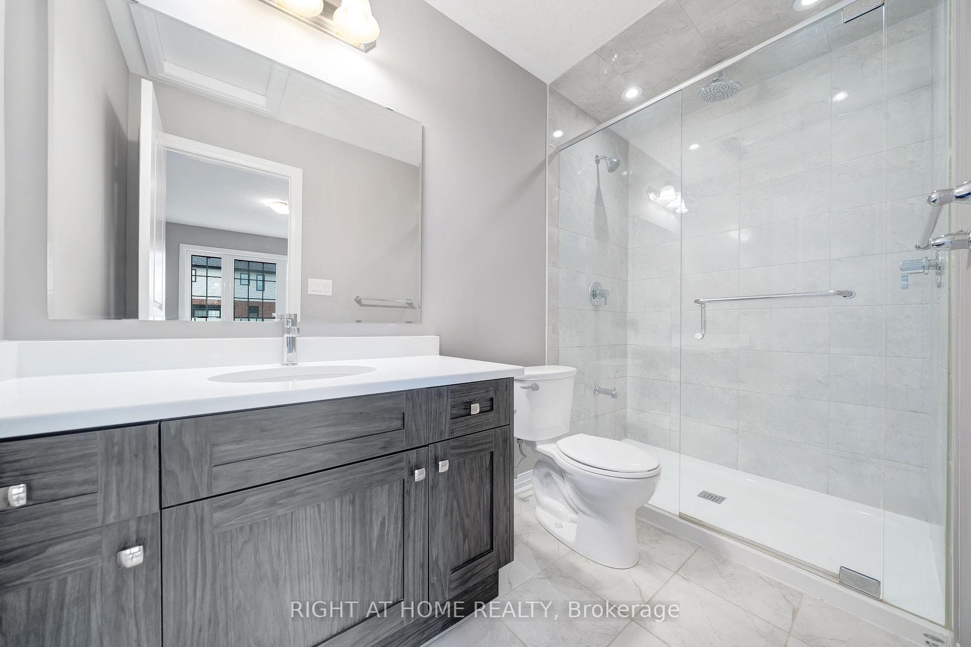 9 Ridgemount Street photo 25
