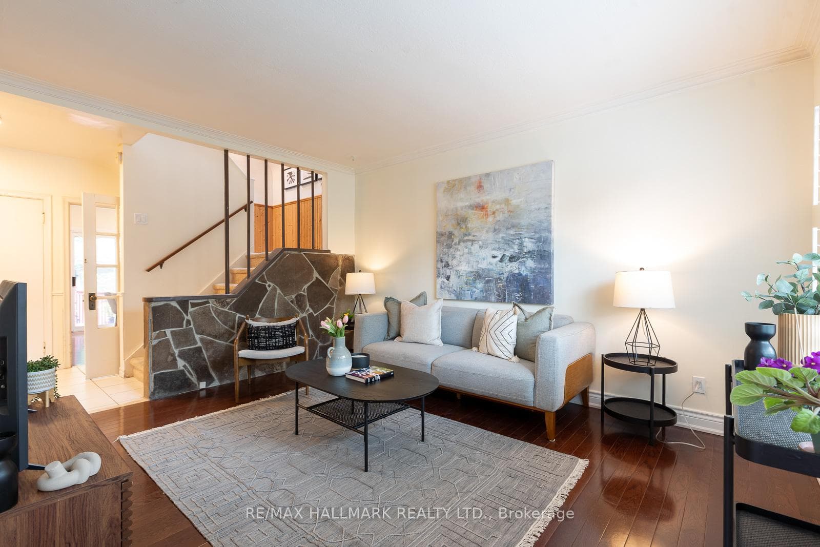 945 Pharmacy Avenue photo 3