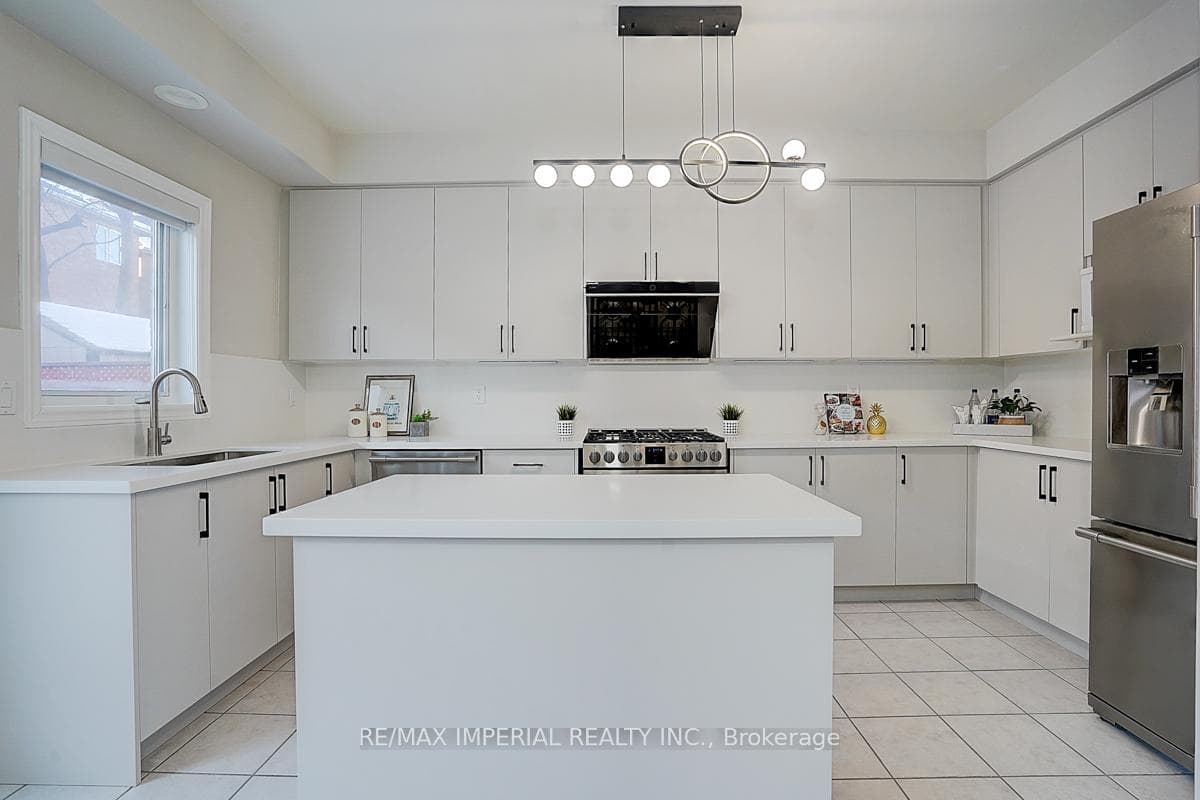 10 Palisade Crescent photo 14