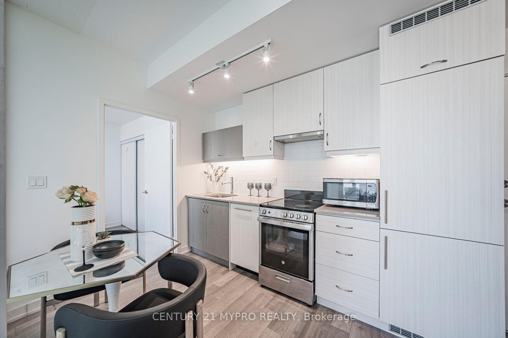 181 Huron Street Unit 1604 photo 9