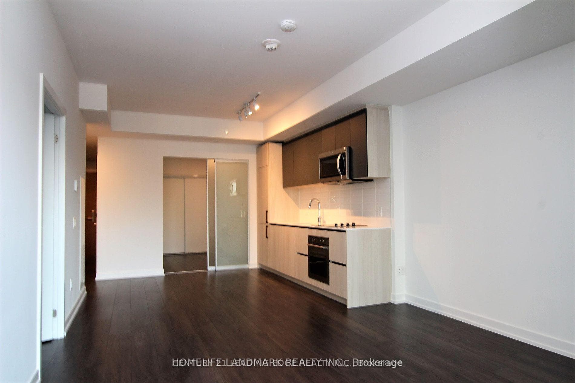 150 Logan Avenue Unit 425 photo 8