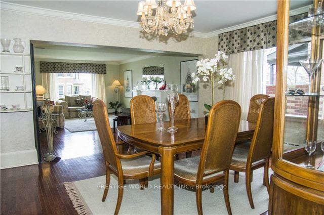 32 Playter Crescent photo 5