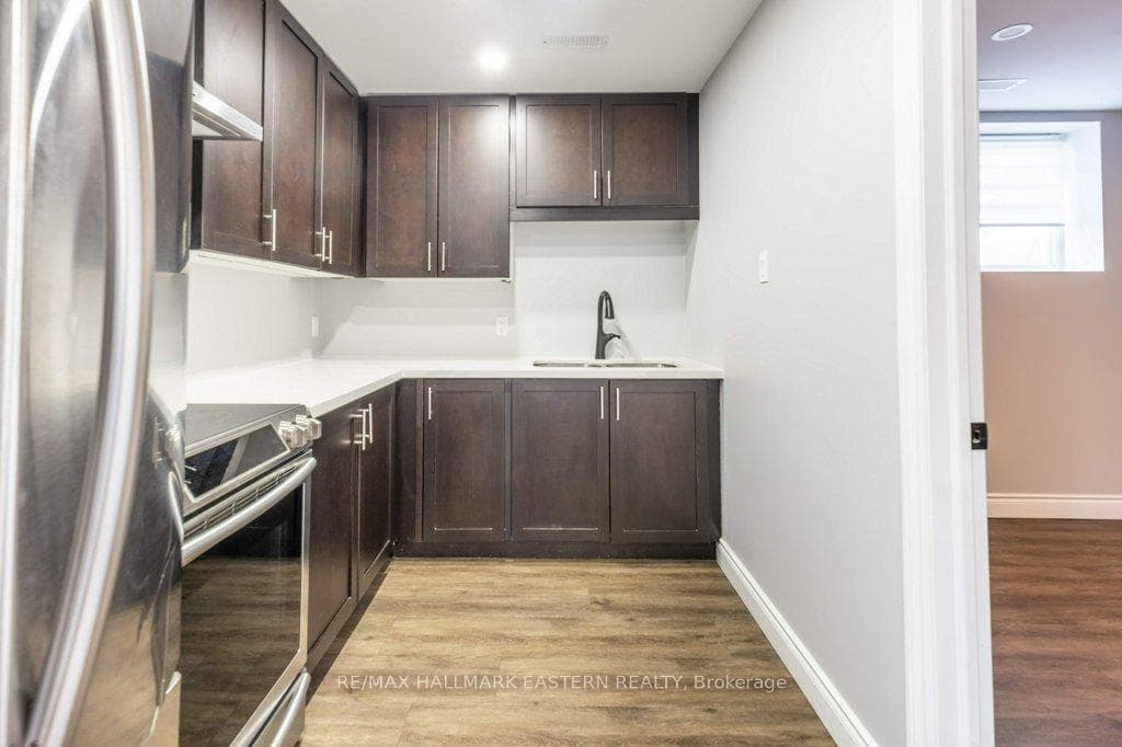 735 Jane Street photo 40